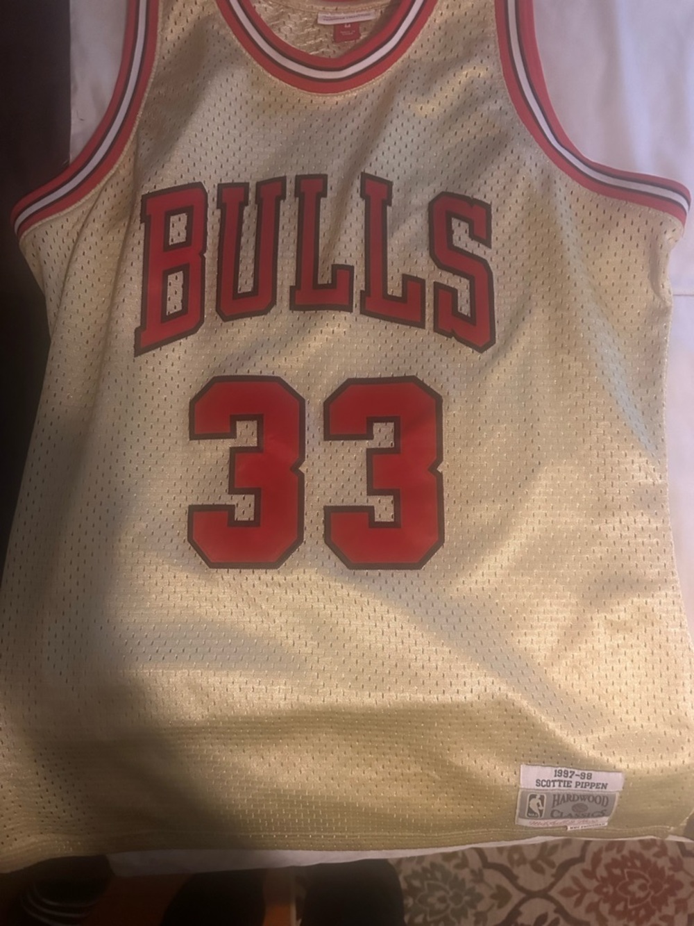 Mitchell & Ness Chicago Bulls Gold Red #33 Jersey